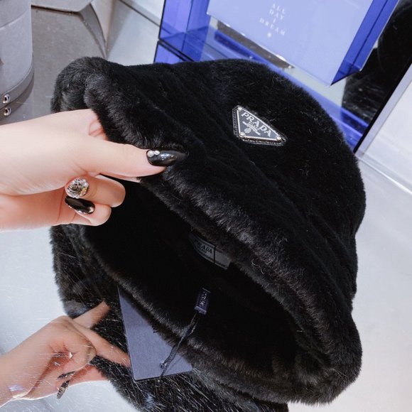 ?✨AUTHENTIC✨?Prada hat main image 8